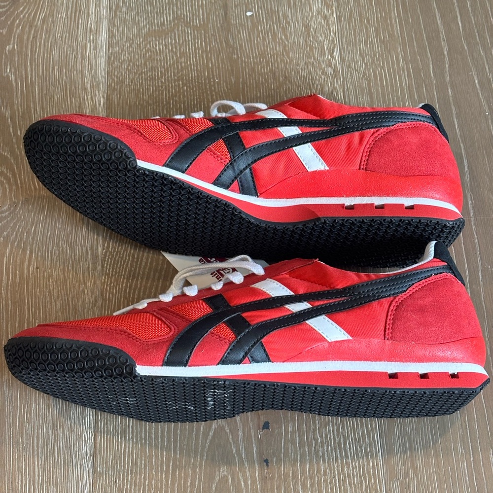Onitsuka Tiger by Asics Red, White and Black Retro Low-Tops - Picture 3 of 10